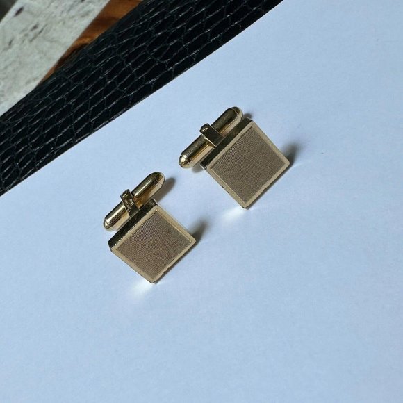 Small Designer Signed Christian Dior Men’s Gold Tone Square Cufflinks - Picture 1 of 10